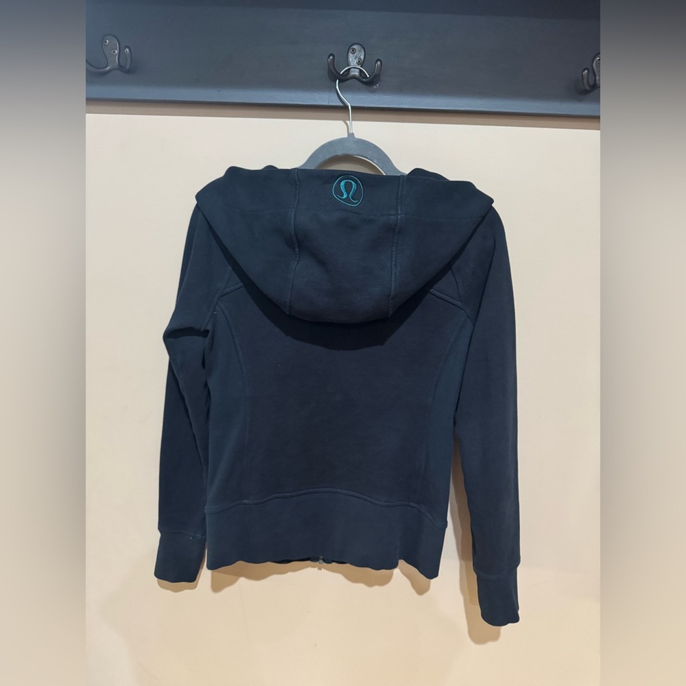 Women Lululemon Black Hoodie - Picture 2 of 4